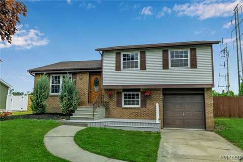 6619 Royal Parkway N, Lockport, NY 14094