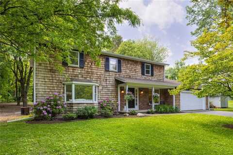 16 Aquarius Lane, Greece, NY 14612