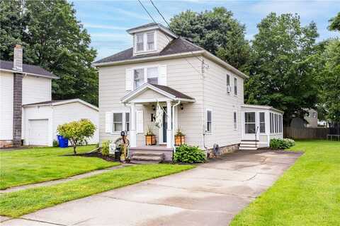12 Clarendon Street, Albion, NY 14411