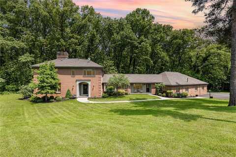 16 Landsdowne Lane, Pittsford, NY 14618