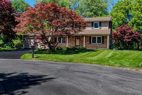 18 Tree Top Drive, Penfield, NY 14625