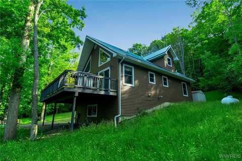 5792 Bonn Way E Way E, Great Valley, NY 14741