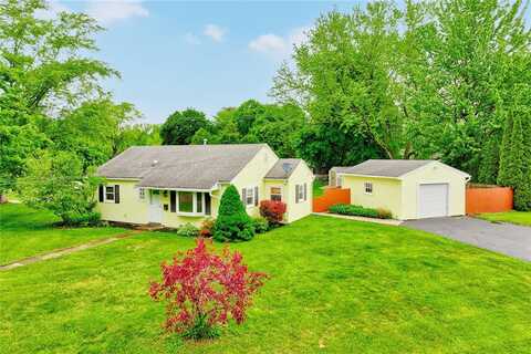 160 Iroquois Street, Webster, NY 14580