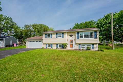 39 Selkirk Dr, Greece, NY 14626
