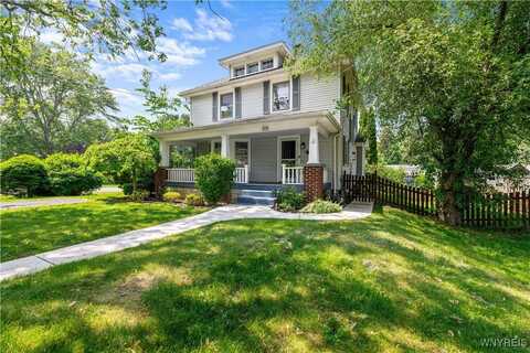 21 Lincoln Avenue, Evans, NY 14006