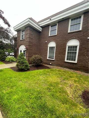 138 Charter Oaks Drive, Amherst, NY 14228
