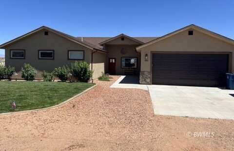1095 E Canyon Dr, Big Water, UT 84741