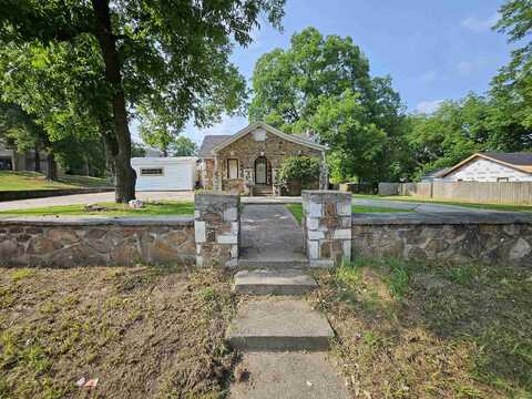 1421 W 25th Street, North Little Rock, AR 72114