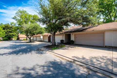 27 Hampshire Circle, Little Rock, AR 72212