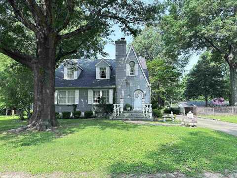 582 N Fourth Avenue, Piggott, AR 72454