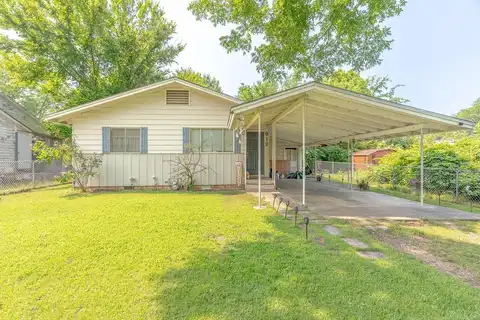 612 E E Street, Russellville, AR 72801