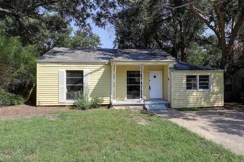 741 Macarthur Avenue, Wake Village, TX 75501