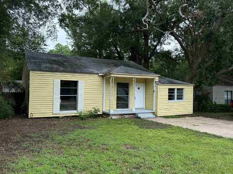 741 Macarthur Avenue, Wake Village, TX 75501
