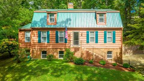 821 Ravine Road, Signal Mountain, TN 37377