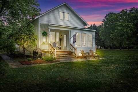 58 Bogey Neck Road, Wicomico Church, VA 22473