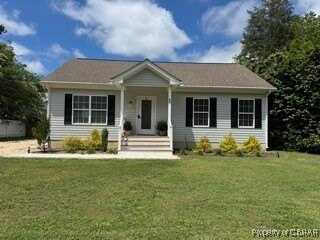 230 Roseneath Avenue, Kilmarnock, VA 22482
