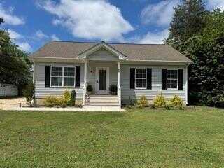 230 Roseneath Avenue, Kilmarnock, VA 22482