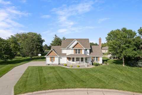 6469 Country Club Drive, Columbus, NE 68601