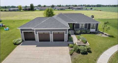 374 S Quail Landing Place, Columbus, NE 68601