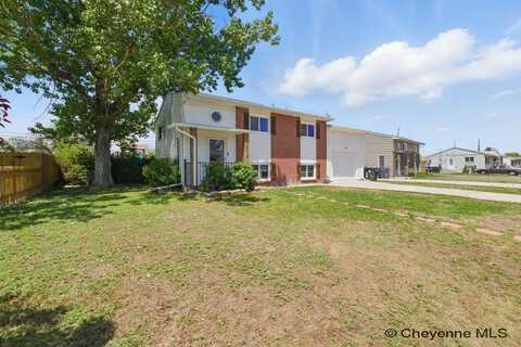 1012 BALDWIN DR, Cheyenne, WY 82007