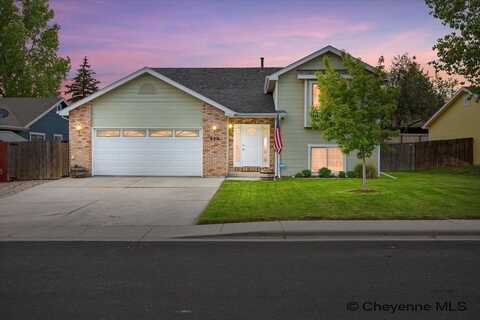 830 CENTENNIAL DR, Cheyenne, WY 82001