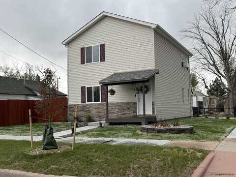 720 RUSSELL AVE, Cheyenne, WY 82007