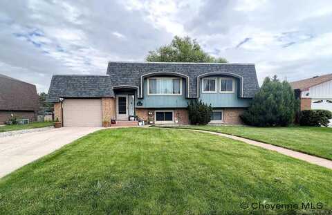 6909 BOMAR DR, Cheyenne, WY 82009