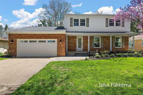 1364 WORCESTER DRIVE NE, GRAND RAPIDS, MI 49505