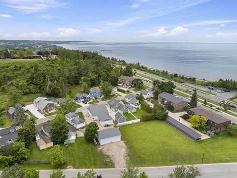 135 BEAUBIEN, PETOSKEY, MI 49770