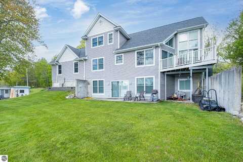 619 ARBUTUS DRIVE, CADILLAC, MI 49601