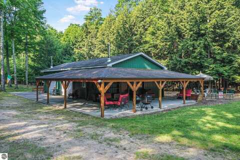 405 E SHETLAND TRAIL, CEDAR, MI 49621