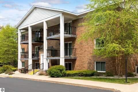 525 GEORGETOWN DRIVE, TRAVERSE CITY, MI 49684
