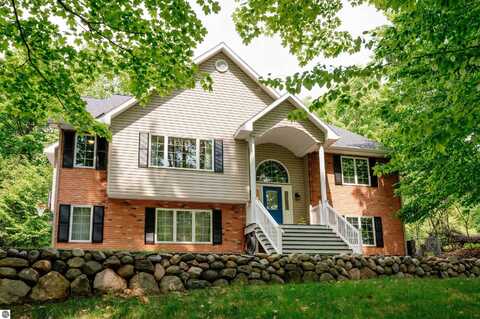 9639 E WALKABOUT LANE, TRAVERSE CITY, MI 49684