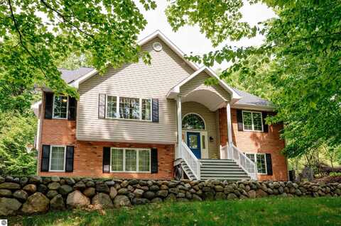 9639 E WALKABOUT LANE, TRAVERSE CITY, MI 49684