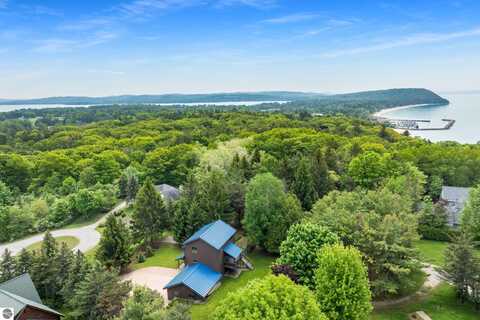 110 W TERRACE LANE COMMONS, LELAND, MI 49654