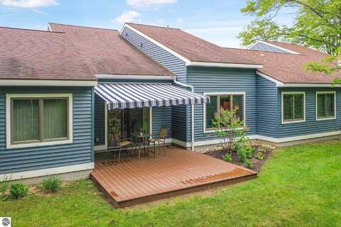 143 NORTH SHORE DRIVE WEST, CADILLAC, MI 49601