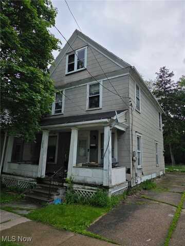 121 PARKVIEW COURT, ELYRIA, OH 44035