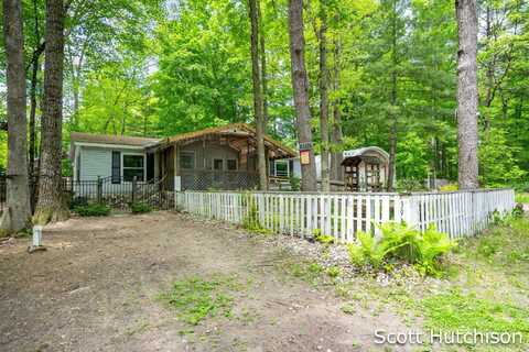 3951 MARSHALL AVENUE, NEWAYGO, MI 49337