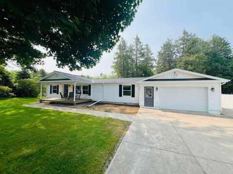 320 E DIVISION, BOYNE CITY, MI 49712