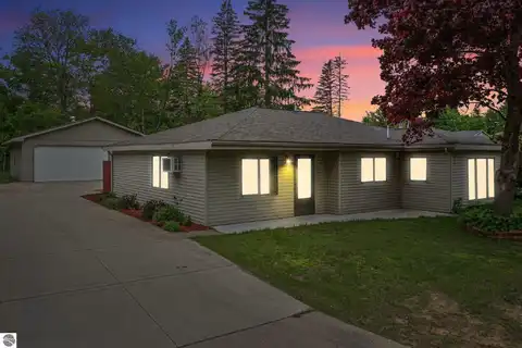 217 WINONA PLACE, CADILLAC, MI 49601