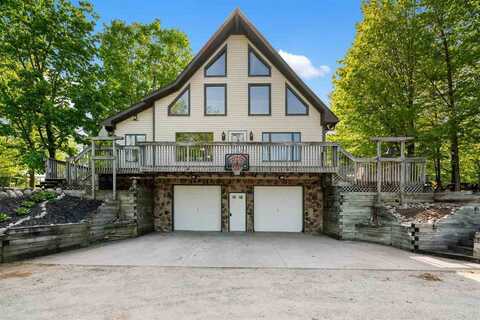 10370 BOYNE CITY RD, CHARLEVOIX, MI 49720