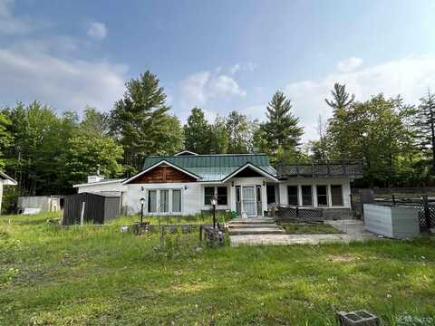 109 BROWN DEER ROAD, MARQUETTE, MI 49855
