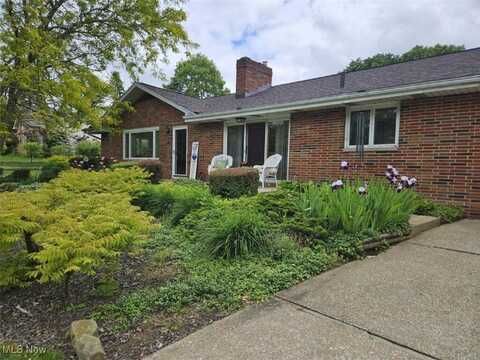 3084 KILLIAN ROAD, UNIONTOWN, OH 44685