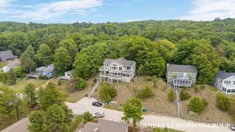 10508 LOST VALLEY ROAD, MONTAGUE, MI 49437