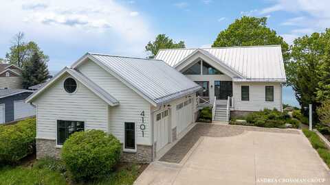 4101 LAKERIDGE DRIVE, HOLLAND, MI 49424
