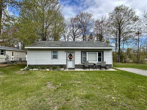 914 W CADILLAC STREET, MACKINAW CITY, MI 49701
