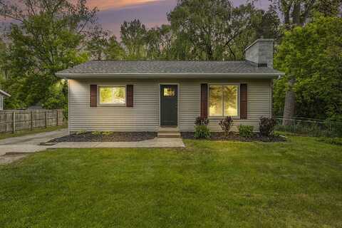 413 7 MILE ROAD NW, COMSTOCK PARK, MI 49321