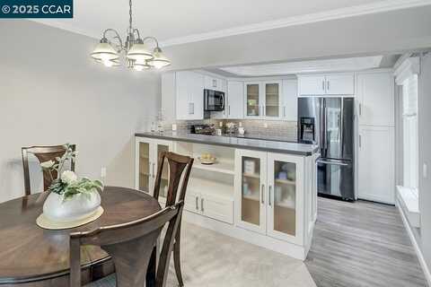 1708 Oakmont Dr, Walnut Creek, CA 94595