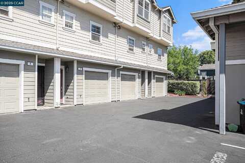2 Ashford Pl, Martinez, CA 94553