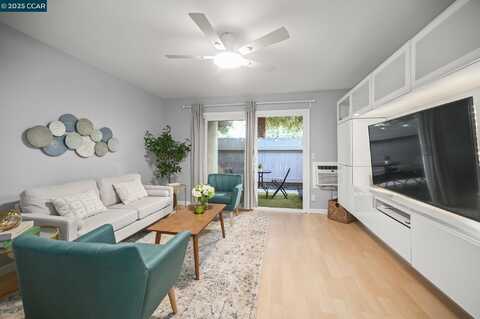 2560 Walnut Blvd, Walnut Creek, CA 94596